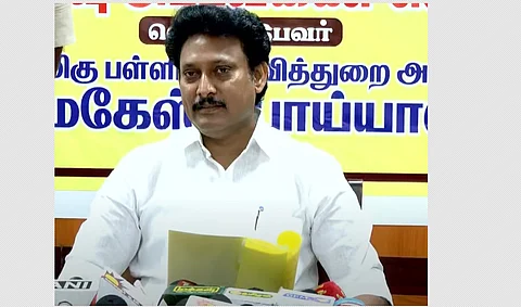 செய்தியாளர்களை சந்திக்கும் அமைச்சர் அன்பில் மகேஸ்.