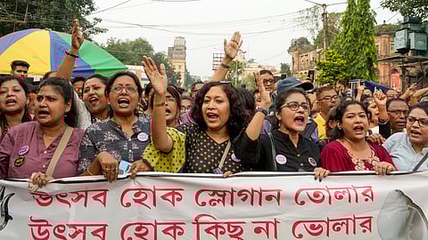 மேற்கு வங்கம்: 16-ஆவது நாளாக மருத்துவா்கள் உண்ணாவிரத போராட்டம்