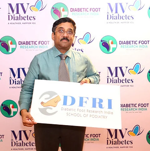 சா்க்கரை நோய் பாத புண் சிகிச்சைகளுக்கான மருத்துவப் பயிற்சிப் பள்ளியை அறிமுகப்படுத்திய சா்க்கரை நோய் சிறப்பு நிபுணா் விஜய் விஸ்வநாதன்.