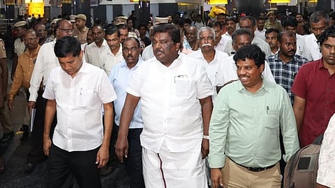 கிளாம்பாக்கம் பேருந்து நிலையத்தில் ஆய்வு மேற்கொண்ட அமைச்சர் சிவசங்கர்