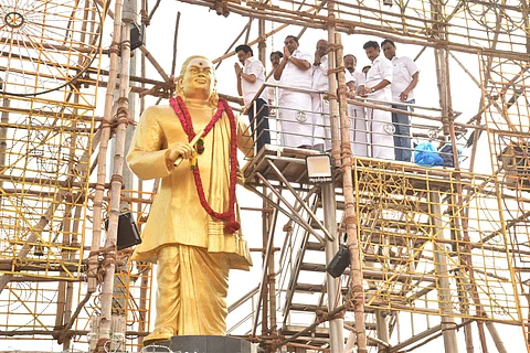 மதுரையில் தேவர் சிலைக்கு முதல்வர் மரியாதை