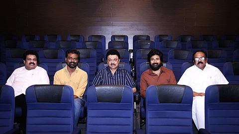 அமரன் திரைப்படத்தின் சிறப்புக் காட்சியை பார்க்கும் முதல்வர் ஸ்டாலின்.
