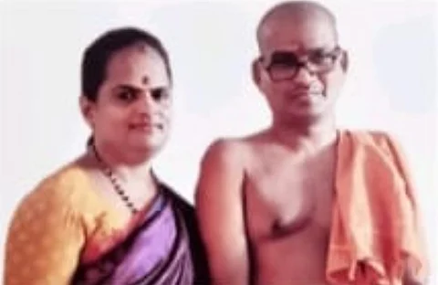 கர்நாடகாவில் பதிவு திருமணம் செய்து கொண்ட சூரியனார் கோவில் ஆதீனம் மகாலிங்க சுவாமிகள்-ஹேமாஸ்ரீ