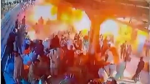 பாகிஸ்தான் குண்டுவெடிப்பு