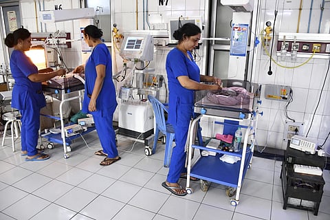 உ.பி. அரசு மருத்துவமனை தீ விபத்து: தீவிர சிகிச்சையில் மேலும் 16 குழந்தைகள்