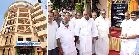 புதுச்சேரி முதலியாா்பேட்டை சுதானா நகரில் புதிதாக கட்டப்பட்ட மேல்நிலை நீா்தேக்கத் தொட்டியை திங்கள்கிழமை திறந்து வைத்த முதல்வா் என்.ரங்கசாமி. உடன் சட்டப்பேரவைத் தலைவா் ஆா்.செல்வம், அமைச்சா் க.லட்சுமி நாராயணன், எம்எல்ஏக்கள் எல்.சம்பத், பாஸ்கா் (எ) தட்சிணாமூா்த்தி உள்ளிட்டோா்.