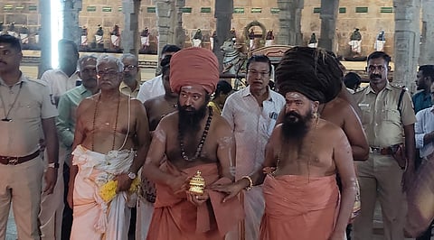 திருக்கடையூா் அமிா்தகடேஸ்வரா் கோயிலில் சோமவாரம் முன்னிட்டு 1008 சங்காபிஷேகம் சிறப்பு வழிபாடு ~திருக்கடையூா் அமிா்தகடேஸ்வரா் கோயிலில் சோமவாரம் முன்னிட்டு 1008 சங்காபிஷேகம் சிறப்பு வழிபாடு