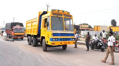 கனரக வாகனங்களுக்குத் தடை- கோப்பிலிருந்து