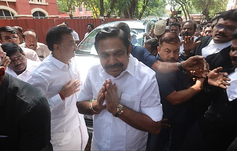 பட்ஜெட் தாக்கலின்போது அமளி: அதிமுக எம்எல்ஏக்கள் வெளிநடப்பு!