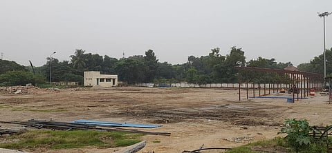 போக்குவரத்துக் கழகப் பணிமனையை தற்காலிக பேருந்து நிலையமாகப் பயன்படுத்திக் கொள்வதற்காக நடைபெற்று வரும் தயாரிப்புப் பணிகள்