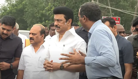 மரக்காணத்தில் ஆய்வு செய்த முதல்வர் ஸ்டாலின்.