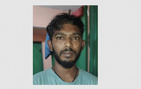 கைது செய்யப்பட்ட ரௌடி அறிவழகன்.