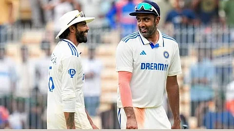 ஜடேஜா, அஸ்வின்.