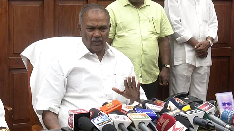 சென்னை தலைமைச் செயலகத்தில் செய்தியாளர்களுடன் பேசிய பேரவைத் தலைவர் அப்பாவு