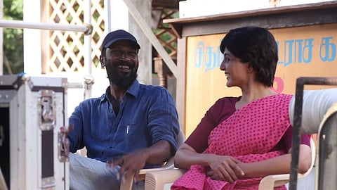 இயக்குநர் வெற்றிமாறனுடன் நடிகை மஞ்சு வாரியர்.