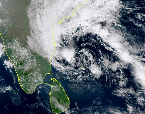 இதயம் வடிவில்