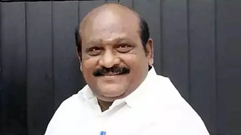 தமிழக உயா்கல்வித் துறை அமைச்சா் கோவி.செழியன்