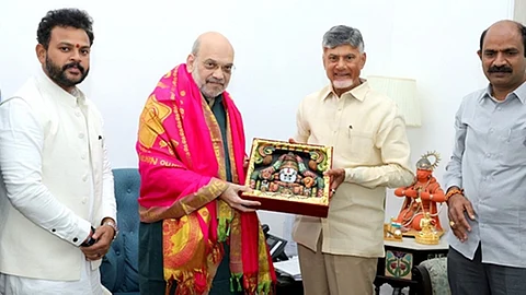 அமித் ஷாவுடன் சந்திரபாபு நாயுடு