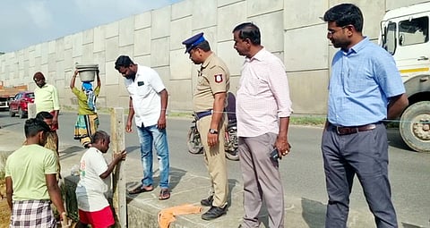 காஞ்சிபுரம்: புதிய பேருந்து நிலையத்துக்கான இடத்தில் கம்பிவேலி அமைக்கும் பணி