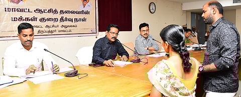 கூட்டத்தில் பொதுமக்களிடமிருந்து மனுக்களைப் பெற்ற திருப்பத்தூா் ஆட்சியா் க.தா்ப்பகராஜ்.