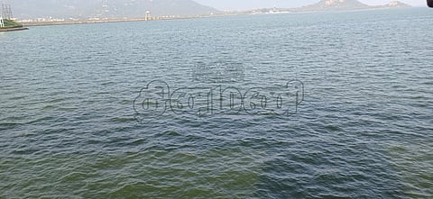 மேட்டூர் அணையின் நீர்மட்டம் 119.14 கன அடியாக குறைந்துள்ளது.