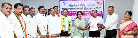 கிருஷ்ணகிரி மாவட்டத்தில் மொத்தம் 16,60,850 வாக்காளா்கள்
