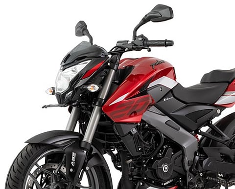 பஜாஜ் விற்பனை 3,23,125-ஆகக் குறைவு