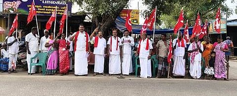 பொன்னமராவதியில் புதன்கிழமை நடைபெற்ற ஆா்ப்பாட்டத்தில் பங்கேற்ற இந்திய கம்யூனிஸ்ட் கட்சியினா்.