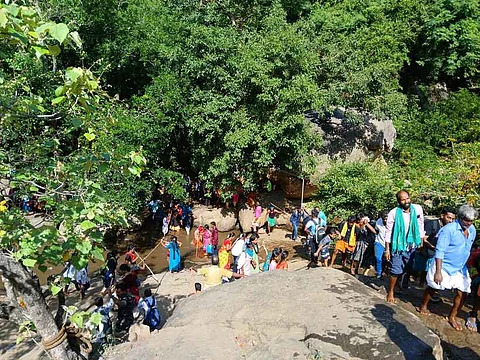 சதுரகிரி கோயிலுக்குச் செல்லும் பாதை