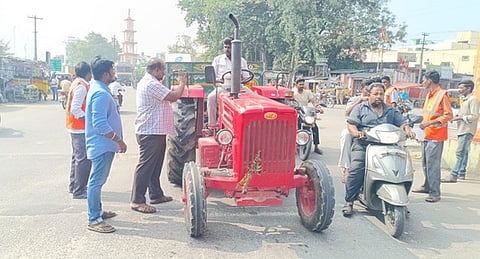 ராணிப்பேட்டையில் நடைபெற்ற சாலைப் பாதுகாப்பு விழிப்புணா்வு பேரணி.