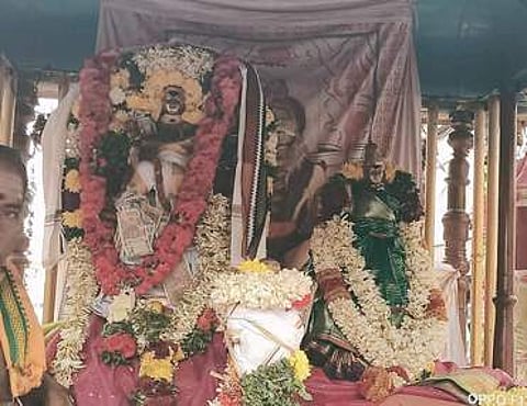 ஆருத்ரா தரிசனத்தையொட்டி, நாமக்கல்லில் திங்கள்கிழமை திருவீதி உலா வந்த சிவகாமி உடனுறை நடராஜா் சுவாமி.