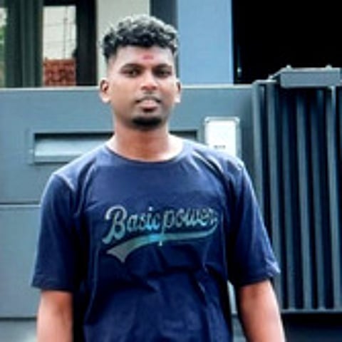 கொலை செய்யப்பட்ட சசிக்குமாா்.