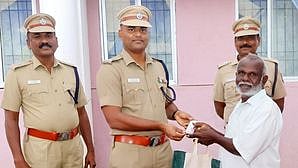 நெல்லையில் 104 கைப்பேசிகள் மீட்பு