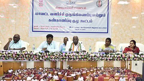 மக்கள் நலத் திட்டங்களை விரைவாக பயன்பாட்டுக்கு கொண்டு வர அறிவுறுத்தல்