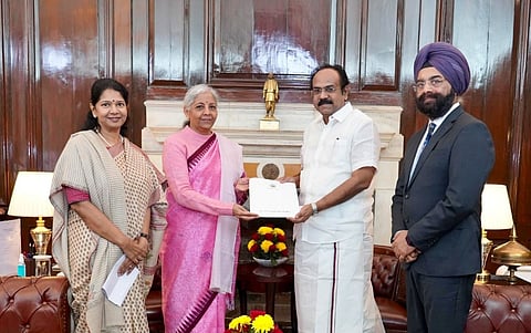 மத்திய நிதியமைச்சர் நிர்மலா சீதாராமனுடன் தங்கம் தென்னரசு சந்திப்பு.
