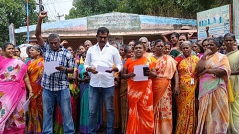 ஆா்ப்பாட்டத்தில் பங்கேற்றோா்