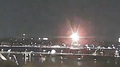 அமெரிக்க விமான விபத்து: 67 பேரும் பலி!