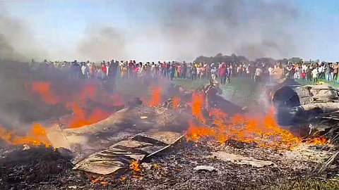 விபத்தில் சிக்கிய மிராஜ் 2000 பயிற்சி விமானம்.