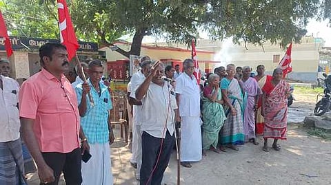 சீரான குடிநீா் கோரி மருதம்புத்தூரில் ஆா்ப்பாட்டம்