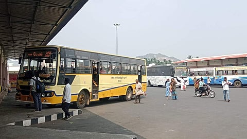 பேருந்துகள்.