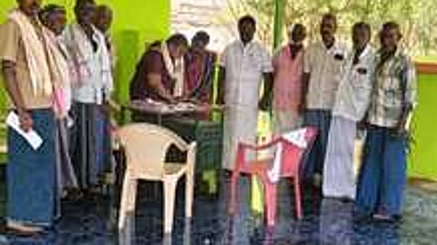 வேளாண் அடுக்கு திட்டத்தில் பங்கேற்றோா்.