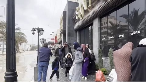 காஸாவில் இடம்பெயரும் மக்கள்