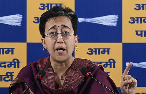 பாஜகவில் துறை ஒதுக்கீட்டில் உள்கட்சி மோதல்: அதிஷி