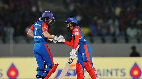 மகளிர் பிரீமியர் லீக்: பெங்களூருவுக்கு 142 ரன்கள் இலக்கு நிர்ணயித்த தில்லி!