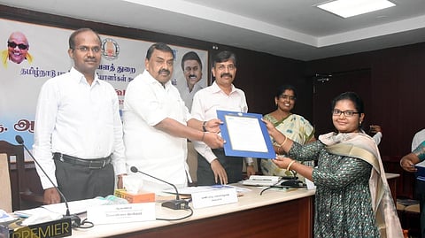 அரசுத் துறைகளில் 1.55 லட்சம் போ் நியமனம்