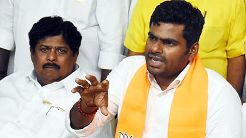 மொழிப் பிரச்னையில் தலைவா்களின் இரட்டை வேடத்தை அம்பலப்படுத்துவோம்: அண்ணாமலை