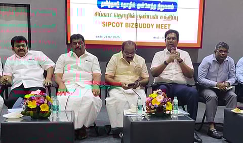 ஒசூர் சிப்காட் நண்பர்கள் சந்திப்பில் பேசுகிறார் தமிழ்நாடு தொழில் முதலீட்டு ஊக்குவிப்பு மற்றும் வர்த்தகத்துறை அமைச்சர் டி. ஆர். பி.ராஜா