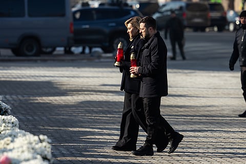 போரில் பலியானவர்களுக்கு அஞ்சலி செலுத்தும் உக்ரைன் அதிபர் ஸெலென்ஸ்கி