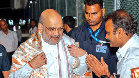 கோவையில் அமித் ஷா! பாஜகவினர் உற்சாக வரவேற்பு; காங். கறுப்புக்கொடி ஆர்ப்பாட்டம்!