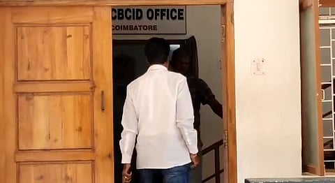 சிபிசிஐடி அலுவலகத்தில் ஆஜரான அதிமுக நிர்வாகி சங்கர்.